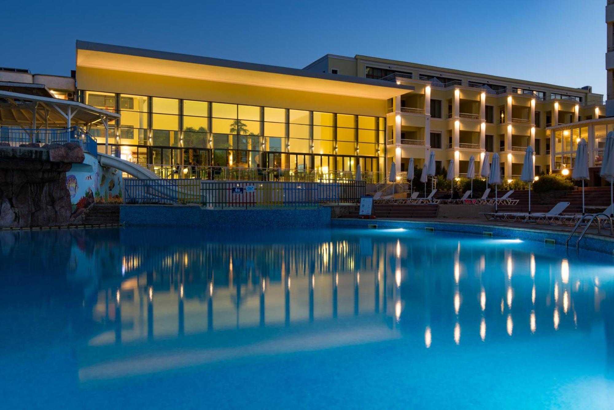 Hotel Perla Beach Club Primorsko Extérieur photo