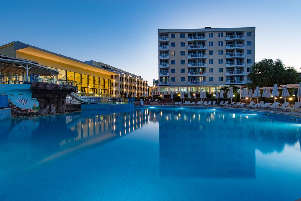 Hotel Perla Beach Club Primorsko Extérieur photo