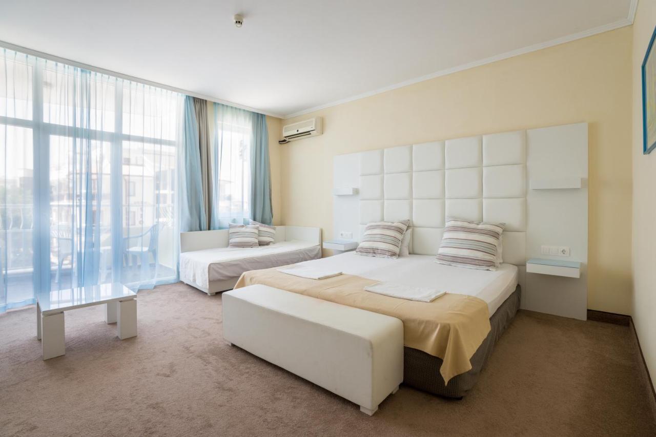Hotel Perla Beach Club Primorsko Extérieur photo