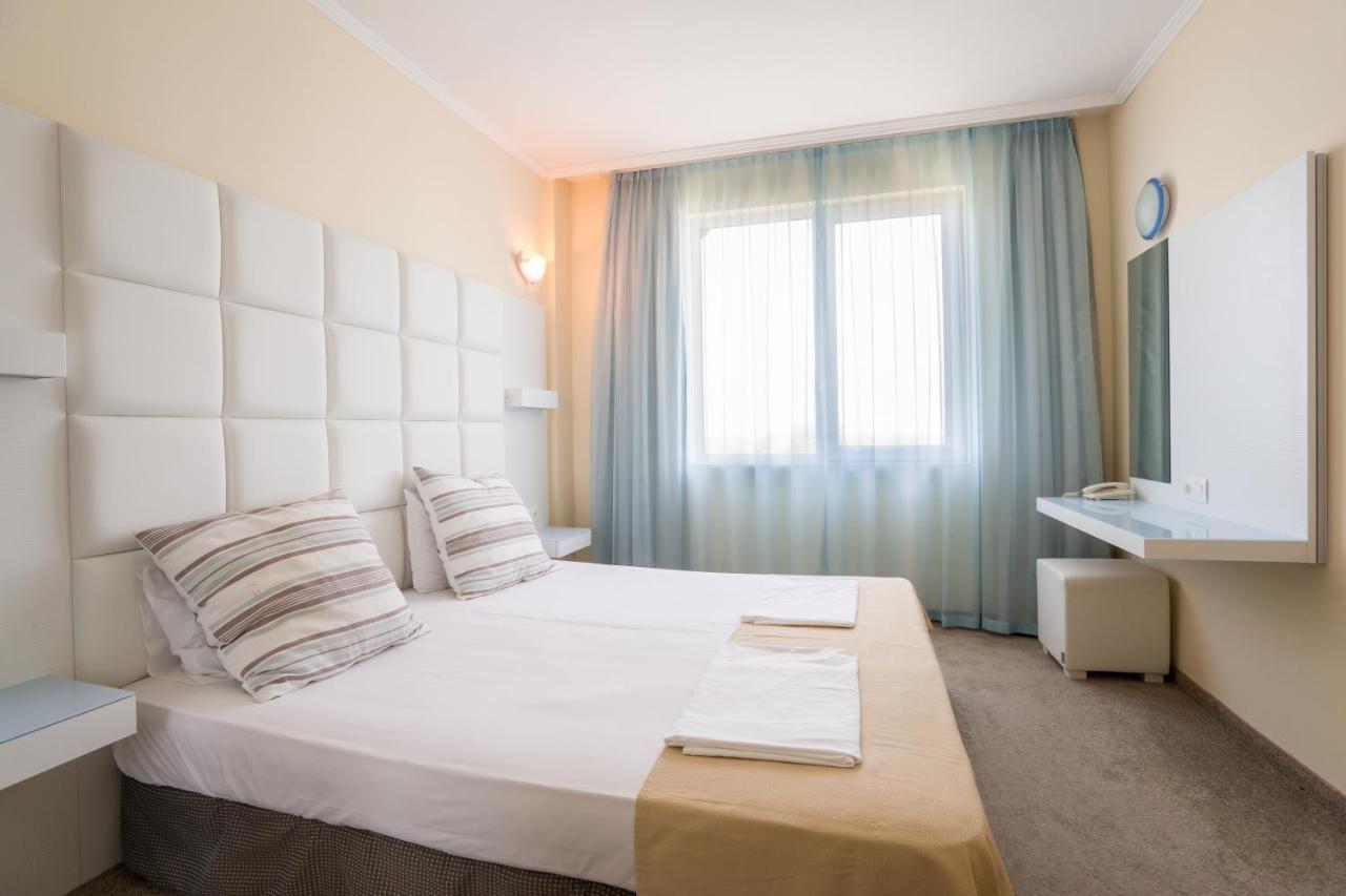Hotel Perla Beach Club Primorsko Extérieur photo