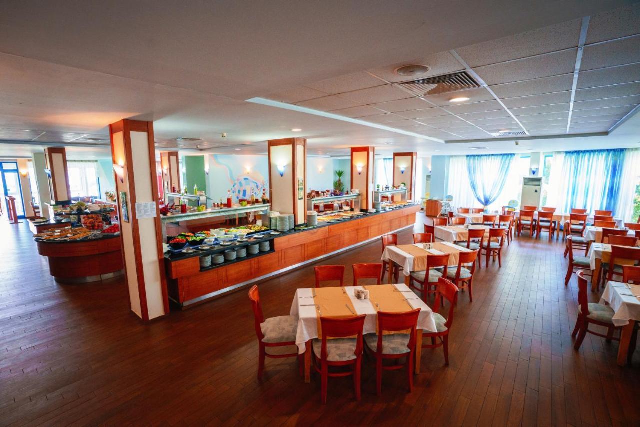 Hotel Perla Beach Club Primorsko Extérieur photo