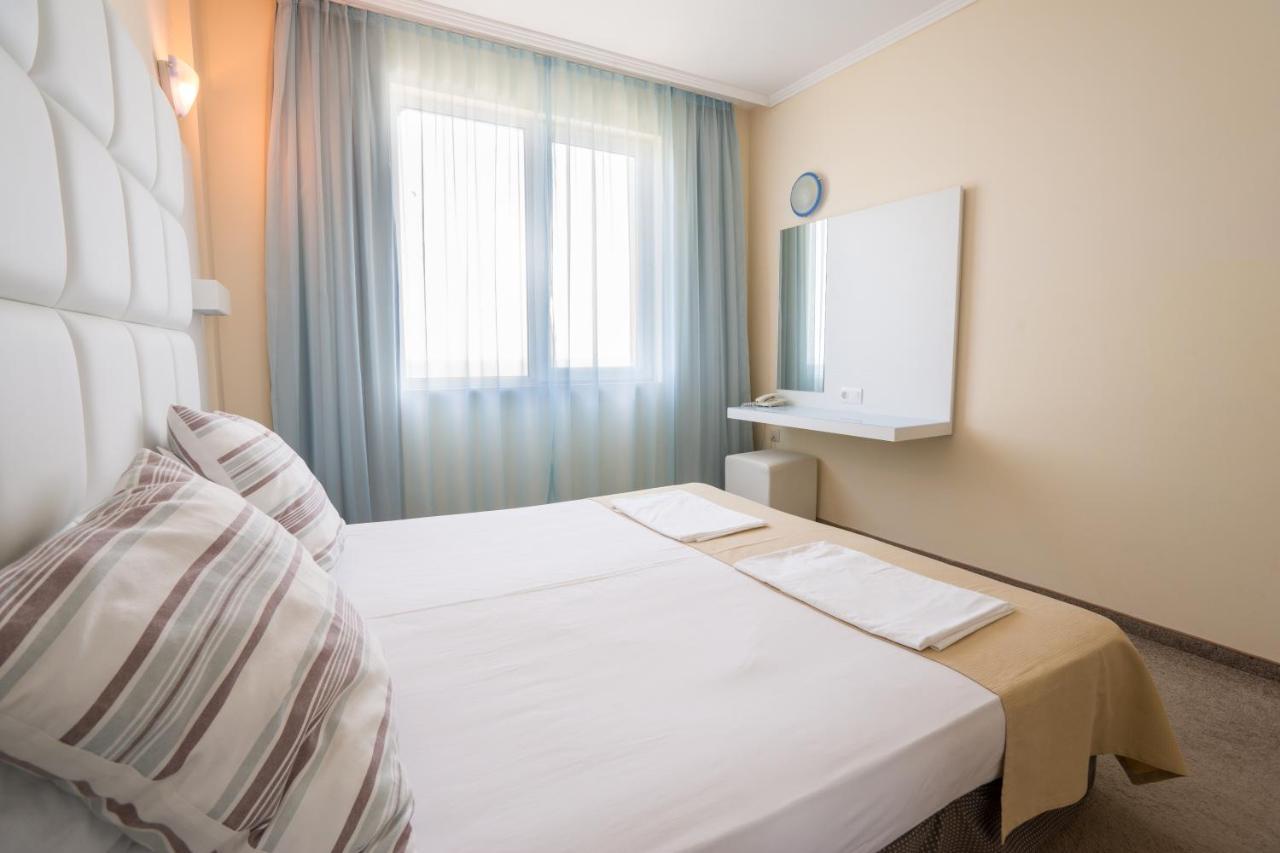 Hotel Perla Beach Club Primorsko Extérieur photo