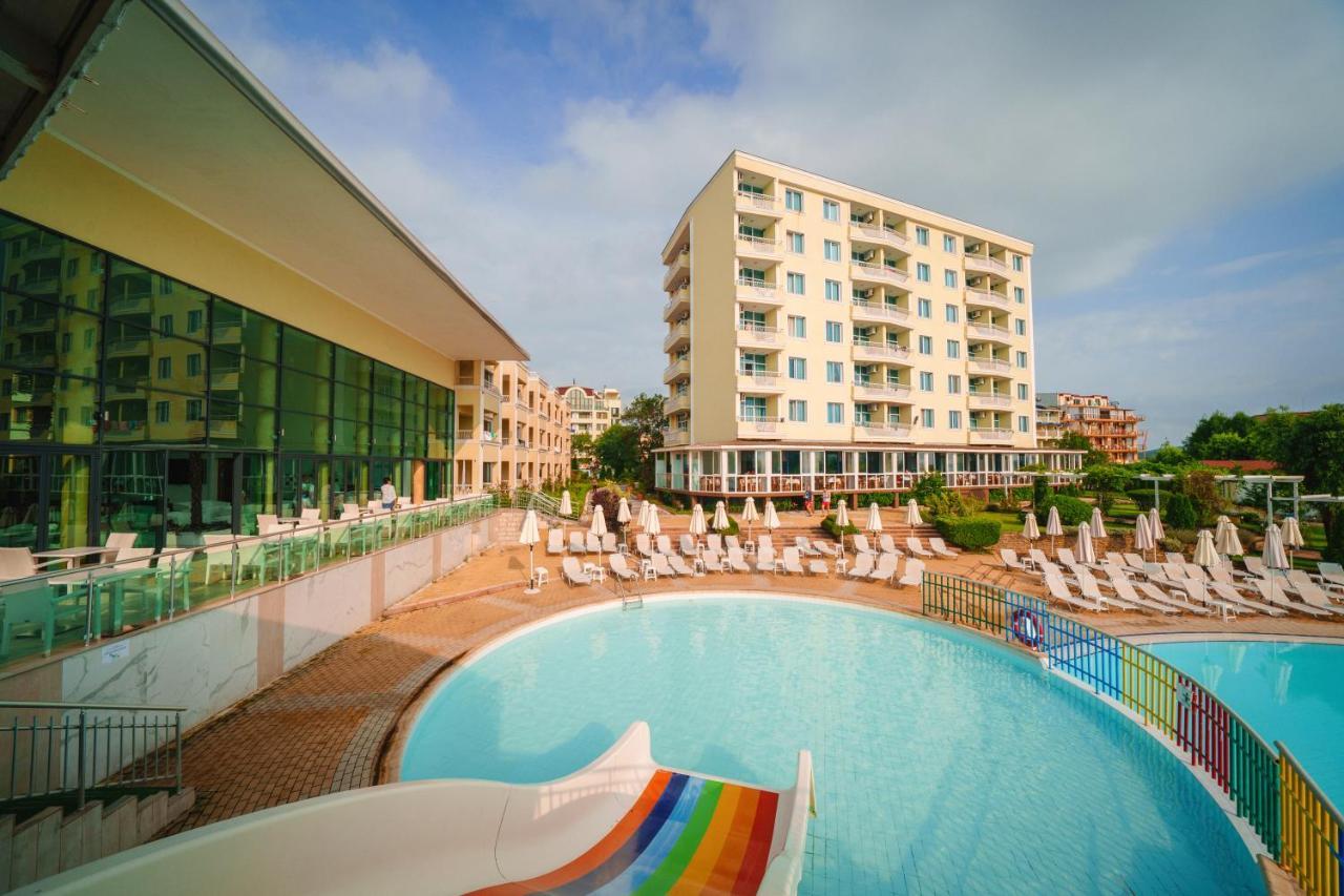 Hotel Perla Beach Club Primorsko Extérieur photo